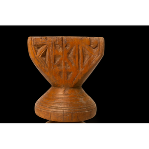 Support Diya en bois sculpté traditionnel Sculptures élégantes à motifs complexes - Product Image 1