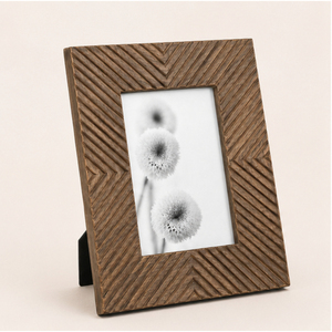 Cadre photo en bois sculpté à la main, texture chevron, pour la maison, le bureau, la table, la décoration de bureau, tailles personnalisées - Product Image 1