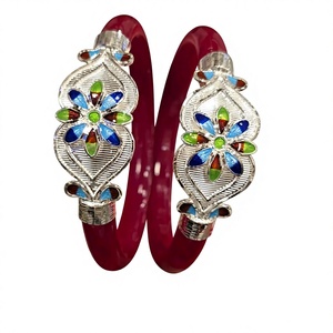 Juego de brazaletes de oro macizo de 22 quilates con diseño tradicional de esmalte rojo de Bengala, joyería de boda auténtica hecha a mano, patrón floral, Kada de oro. - Product Image 1