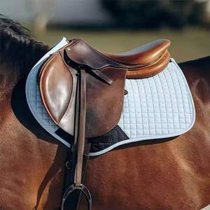 แผ่นรองอานม้าสำหรับขี่ม้าแบบกระโดด ทำจากผ้าซาตินแบบสั่งทำพิเศษ พร้อมคุณสมบัติการดูดซับแรงกระแทก - Product Image 5