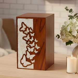 Urna con alas grabadas en madera de palisandro: Recuerdo para cenizas de mascotas/humanos, urna conmemorativa personalizada, recuerdo conmemorativo de AYAANS - Product Image 2