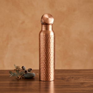 Elegante Botella de Agua de Cobre Puro Martillado, Beneficios Ayurvédicos para la Salud, Recipiente Ayurvédico a Prueba de Fugas, Frasco de Cobre Reutilizable - Product Image 1