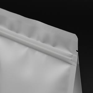 Sac alimentaire en film laminé conçu pour le stockage des aliments frais et transformés, offrant une protection multicouche - Product Image 6