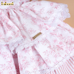 DR4518 – ชุดเดรสสีชมพูแต่งระบายด้านหลังรูปหัวใจ - Product Image 5