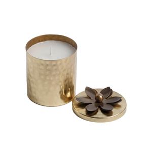 กระปุกเทียนโลหะสีทองแบบตอกลาย พร้อมฝาปิดลายดอกไม้ตกแต่ง ภาชนะใส่เทียนหอมหรูหราสำหรับตกแต่งบ้านอย่างมีระดับ - Product Image 1