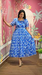 Vestido Elegante con Estampado Floral, Vestido con Estampado de Flores de Jardín, Vestido con Volantes en el Bajo, Atuendo Floral Elegante, Tela Transpirable - Product Image 4