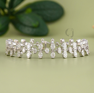 Pulsera de Oro Amarillo de 14K con Diamantes Ovalados de Laboratorio de 7.55CT con Motivo de Hoja Artística, Color G, Excelente Pulido, Joyería Fina, Tono Dorado - Product Image 2