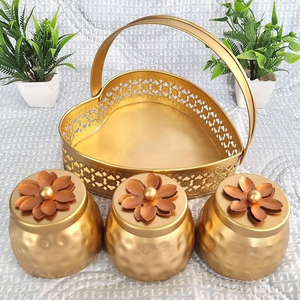 Ensemble de 3 pots de rangement décoratifs en métal doré Lotus pour fruits secs, avec panier orné et arqué - Product Image 2