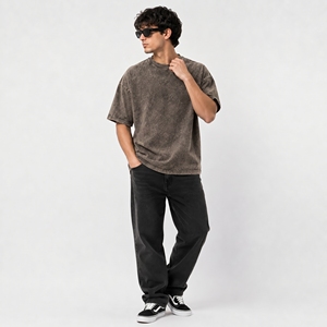 T-shirt col rond en coton tricoté 100% épais, délavé et vieilli, coupe oversize, épaules tombantes, coupe carrée et décontractée, manches courtes - Product Image 4