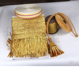 Frange en fil d'or pour rideaux, tentures, chasubles, canopées, vêtements liturgiques, drapeaux, épaulettes, uniformes décoratifs - Product Image 1