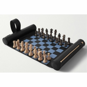 Jeu d'échecs portable en cuir enroulable avec pièces en bois lestées, jeu d'échecs de voyage de luxe fait main, idéal pour un cadeau - Product Image 3