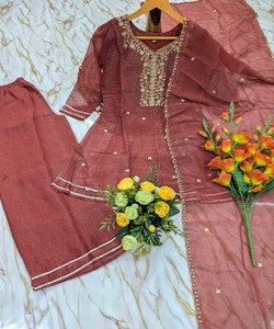 Women Traditional Red <b>Silk</b> Embroidered Vintage Quick Dry Ethnic Wear <b>Kurta</b> Set India Pakistan Regular Fit Ankle Length 86677 - Product Image 3