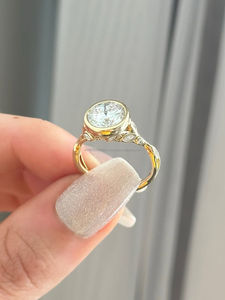 Anillo de Diamantes de Corte Ovalado Premium con Engaste de Bisel en Oro Amarillo para Mujer, Anillo de Compromiso Ovalado Moderno, Joyería Fina, Regalo - Product Image 2