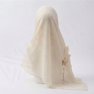 ผ้าพันคอผีเสื้อแบบมีระบายสีสันสดใสแฟชั่นล่าสุดสำหรับผู้หญิง ผ้าคลุมศีรษะมุสลิม ฮิญาบ เนื้อผ้านุ่ม พรีเมียม หรูหรา ทันสมัย - Product Image 2