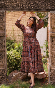 Midi bohème robe fluide en terreux Ajrakh marron élégant été mariage haut thé vêtements de jour pour la plage à la main coton soie mélange - Product Image 4