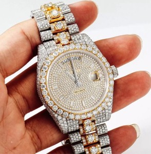 Reloj de Diamantes Moissanite Moderno de la Mejor Calidad, Último Modelo Bicolor, Deportivo y Elegante, Reloj de Moda con Moissanite VVS - Product Image 1