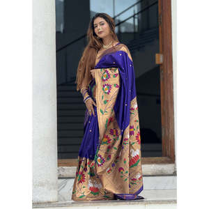 ผ้าไหมซัคชีไวโอเล็ตปายทานี พร้อมดีไซน์ขอบผ้าขนาดใหญ่แบบฮาล์ฟฮาล์ฟ  ตกแต่งด้วยงานปักดิ้นทอง  ชุดอินเดียและปากีสถาน น้ำหนัก 700 กรัม - Product Image 2