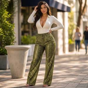 Pantalon en cuir à motif serpent pour femme, pantalon à jambes larges et taille haute, pantalon en cuir de serpent, pantalon style python exotique - Product Image 3