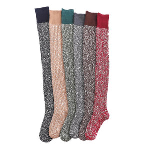 ถุงเท้ากันหนาวขายดี ถุงเท้ายาวเหนือเข่าแบบหนา ถุงเท้าถักทรงหลวมสำหรับผู้หญิง - Product Image 1