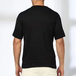 Camiseta Negra de Manga Corta para Hombre, Cuello Redondo, Corte Regular, Algodón Jersey con Estampado, Estilo Casual, Logotipo Frontal - Product Image 3