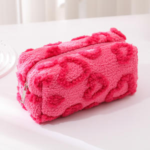 Estuche de Lápices de Felpa con Forma de Corazón de Gran Capacidad, Bolsa de Cosméticos Portátil de Viaje - Product Image 4