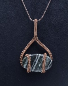 Collar con Colgante de Piedra de Ágata Natural Envuelto en Alambre de Cobre, Joyería Boho Hecha a Mano con Piedras Preciosas, Venta al Por Mayor - Product Image 4