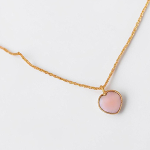 Collier pendentif en opale rose naturelle en forme de cœur, plaqué or 14 carats, serti de zircone cubique, fait main, chaîne à maillons tendance pour femmes - Product Image 1