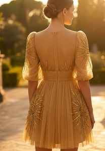 Vestido de Malla con Lentejuelas Doradas Personalizado OEM/ODM, Vestido de Cóctel de Tul con Cuello en V y Manga Larga, Fabricante de Ropa de Fiesta de Alta Calidad - Product Image 3