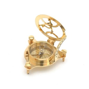 Boussole solaire vintage en laiton |   Sundial décoratif plaqué or pour jardin |   Décoration nautique de collection - Product Image 5