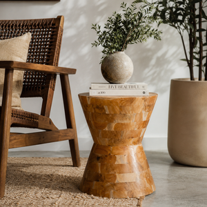 Mesa Auxiliar ARTERRA de Lujo Hecha a Mano con Raíz de Teca - Patrón de Grano Natural Rústico, Mueble para el Hogar Ecológico y Duradero - Product Image 3