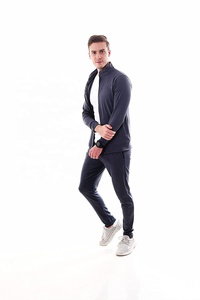 Conjunto deportivo premium para hombre con cremallera, cómodo para correr, fitness y uso diario informal. - Product Image 4