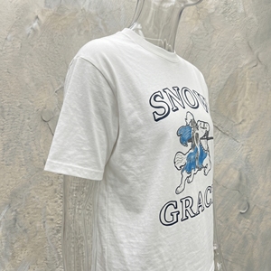 T-shirt en coton à manches courtes pour homme Snow Grace avec imprimé de personnage, coupe classique, col rond, style décontracté - Product Image 4