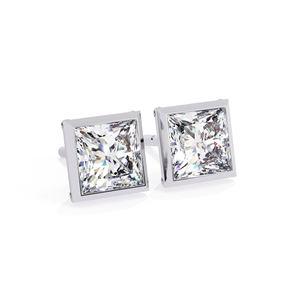 Boucles d'oreilles clous en moissanite taille princesse 5,5 mm, couleur D, pureté VVS, serties carrées, en or massif 18 carats - Product Image 4