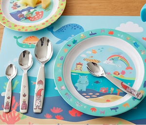 Collection de couverts en métal avec poignées à motifs de personnages ludiques, parfaites pour les repas d'enfants et une utilisation de table fantaisiste - Product Image 5