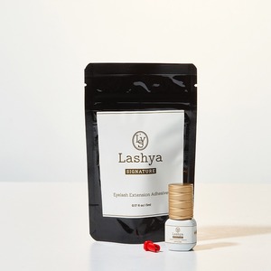 [Lashya] Signature Liquid Eyelash <b>Glue</b> Fast Drying Professional <b>Lash</b> <b>Extension</b> Use <b>Lash</b> Artist Supply Liquid <b>Lash</b> <b>Glue</b> - Product Image 3
