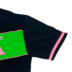 Camiseta Deportiva AKA Premium Jersey Negra, Verde y Rosa de Manga Corta para Mujer, Estilo Griego Informal - Product Image 3
