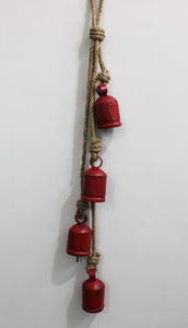 Proveedor Indio de Campanas Vintage de 4 Metales con Cuerda, Acabado Antiguo, Campanas Colgantes para Pared de Casa de Campo, Disponibles para Suministro al por Mayor - Product Image 5