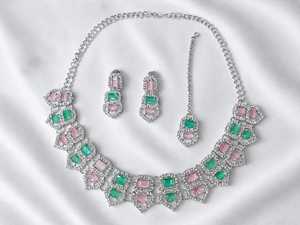 Luxury Silver Emerald Green <b>Statement</b> <b>Necklace</b> Set with Earrings and Maang Tikka Wedding Party Fashion Jewelry Set - Product Image 6