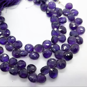 Perles de pierres précieuses en améthyste naturelle africaine facettée en forme de cœur, 8-9 mm, 8 pouces, vente en gros - Product Image 1
