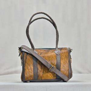 Bolsa de Viaje de Cuero Genuino de Lujo, Color Marrón, con Asa Superior y Cierre de Cremallera, Diseño Resistente para Viajes - Product Image 2