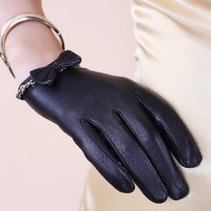 ถุงมือหนังแฟชั่นผู้หญิงลายผีเสื้อ ถุงมือขับรถแบบสัมผัสหน้าจอ ถุงมือหนังแพะ - Product Image 4