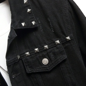 Chaqueta Vaquera Negra Personalizada para Hombre 2026, Estilo Punk, Desgastada, Decorada con Remaches, Cierre de Botones, Corte Regular, para Otoño - Product Image 5