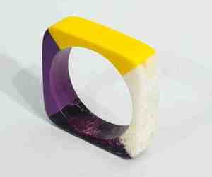 Brazaletes de resina Color Pop para niñas Accesorio divertido y de moda de Tradebyd - Product Image 1
