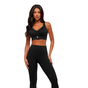 Sujetador deportivo de alto soporte con logo personalizado para mujer, cuello en V, nailon, elastano, paneles de malla, top acolchado para yoga, gimnasio, fitness, atlético, negro - Product Image 4