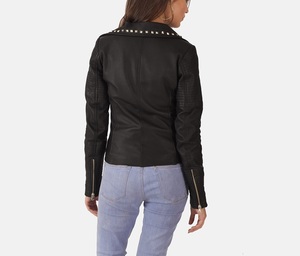 Nouvelle veste en cuir courte tendance pour femme, de haute qualité, élégante, avec décoration à rivets, idéale pour la superposition - Product Image 4