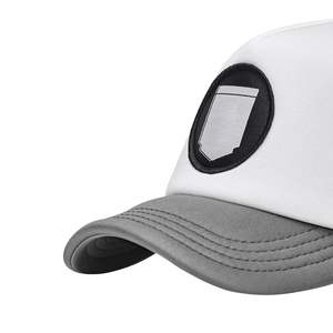 Gorra Trucker Gris Blanca con Logotipo Personalizado, Gorra de Malla de Alta Calidad, Ajustable con Cierre a Presión, Gorra de Verano para Deportes al Aire Libre - Product Image 3