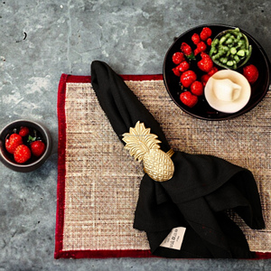 Vente chaude Ananas En Forme De Serviette Anneau De Luxe En Métal Doré Cercle Serviette Boucle Partie Table Décoration En Gros En Vrac Quantité - Product Image 6