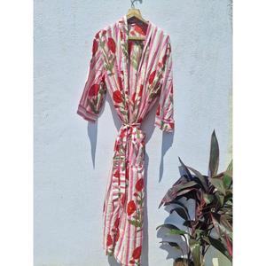 Robe kimono en coton rayée rose à motifs floraux, légère, pour l'été, tenue de plage bohème, vêtements de spa - Product Image 1