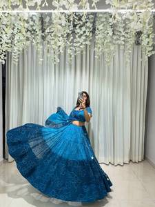 Lehenga de georgette estampado de diseñador con trabajo de espejo y blusa estampada con dupatta, especial para Navratri, lehenga choli completamente cosido. - Product Image 2