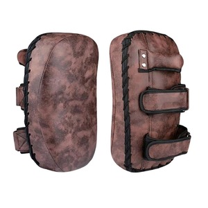 Almohadilla de entrenamiento de boxeo y Muay Thai de cuero sintético PVC PU marrón vintage personalizada, resistente, con doble almohadilla ajustable - Product Image 1